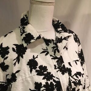 Dressbarn Blazer  SZ 14 Black and white floral